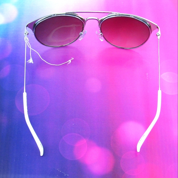 Sunglasses - Picture 4 of 11